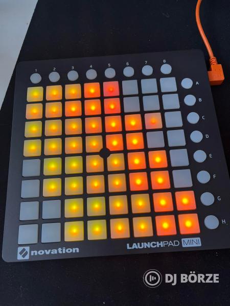 Novation Launchpad mini mk2