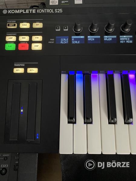 Native Instruments Komplete Kontrol S25