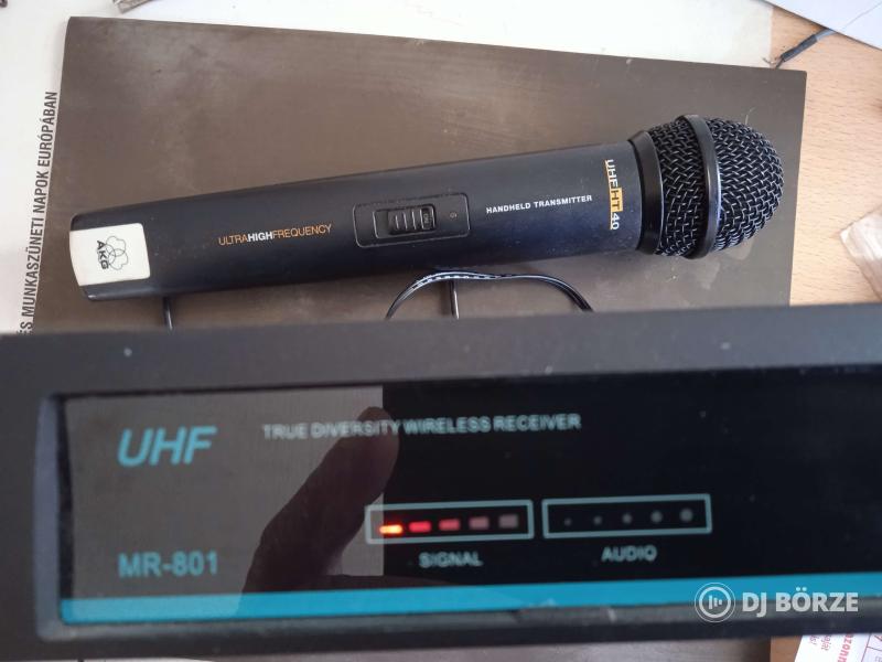 MIPRO MR-801 vezeték nélküli  UHF mikrofon vevő , működik .