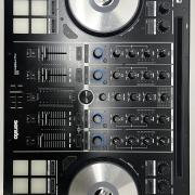 Reloop Mixon 4 - a minden platformon használható controller