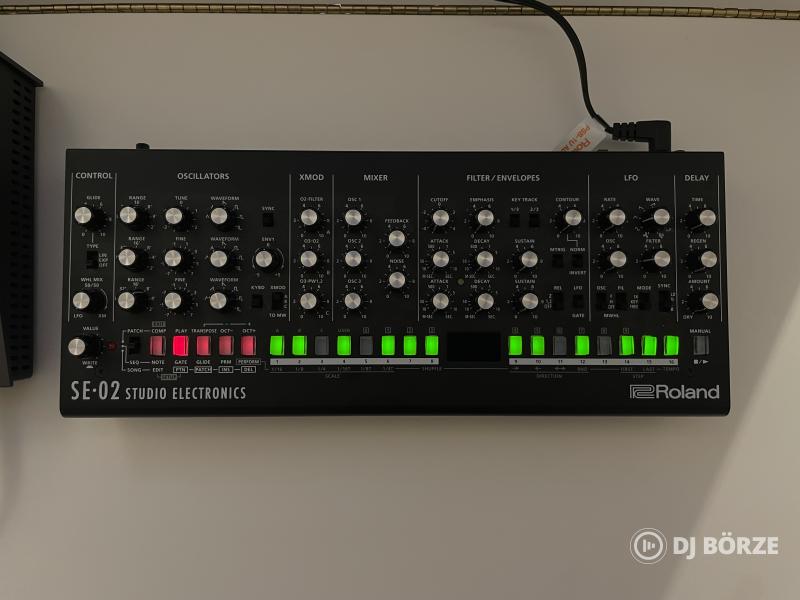 Roland SE-02