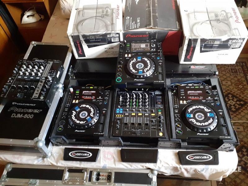 PIONEER CDJ 2000NXS, 2000,900,800MK2,400,400L. DJM 900NXS, 800,750,400, XDJ-R1, MACKIE d.2