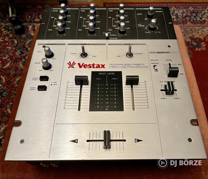 Vestax PMC-05ProIII VCA Profi DJ keverő