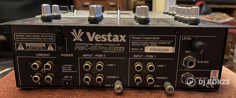 Vestax PMC-05ProIII VCA Profi DJ keverő