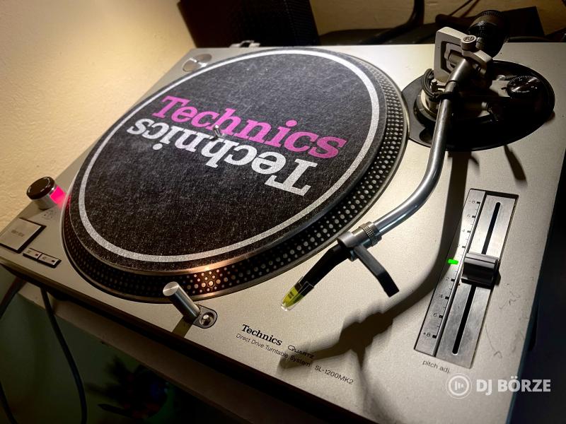 Technics sl 1200mk2 kiválló állapotban tetővel !