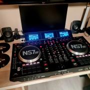 Numark NS7 III + ProX laptoptartós rack