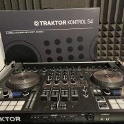 Native Instruments Traktor Kontrol S4 MK3