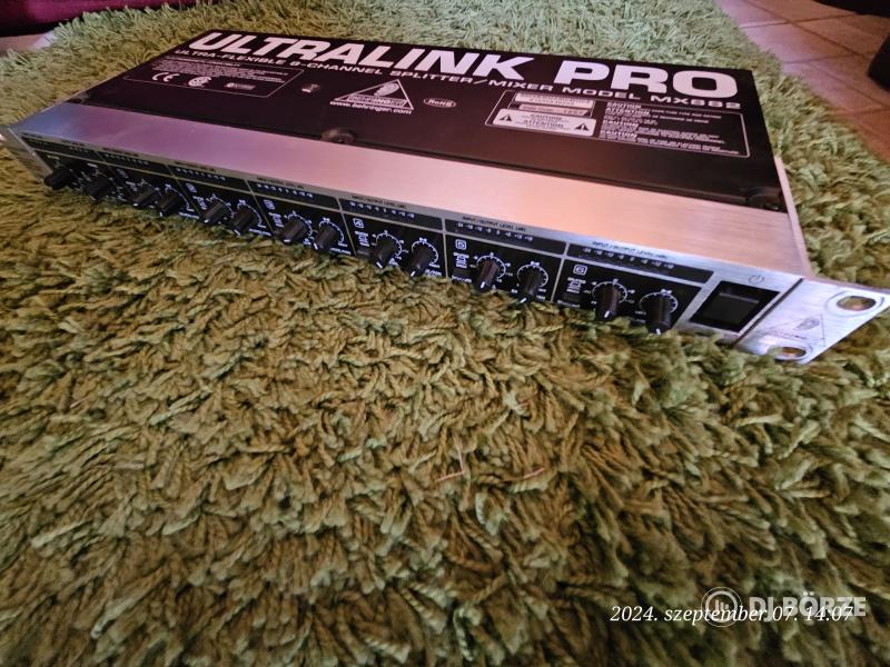 Behringer Ultralink Pro MX882