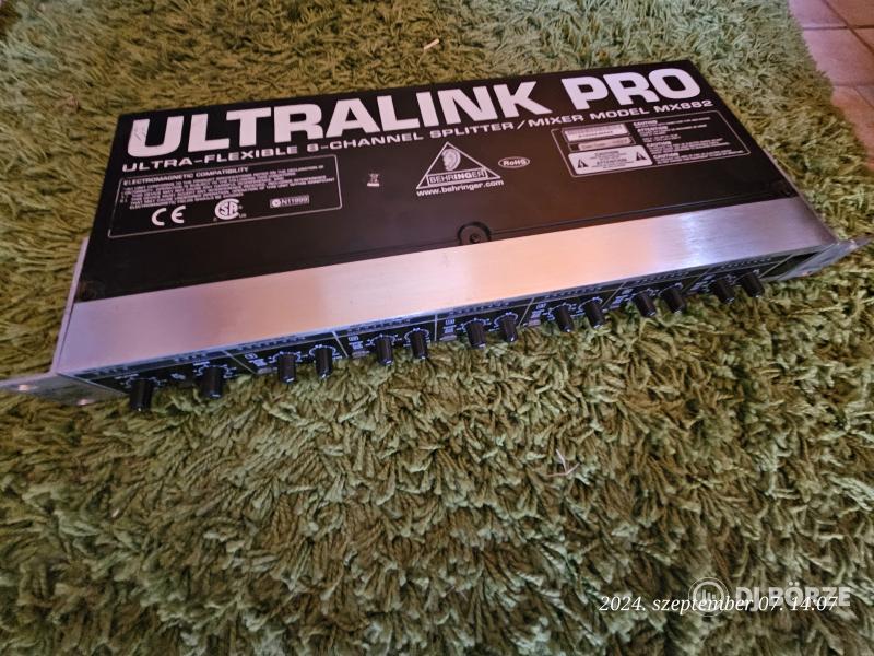 Behringer Ultralink Pro MX882