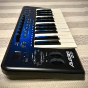 Alesis QX25 midi billentyűzet