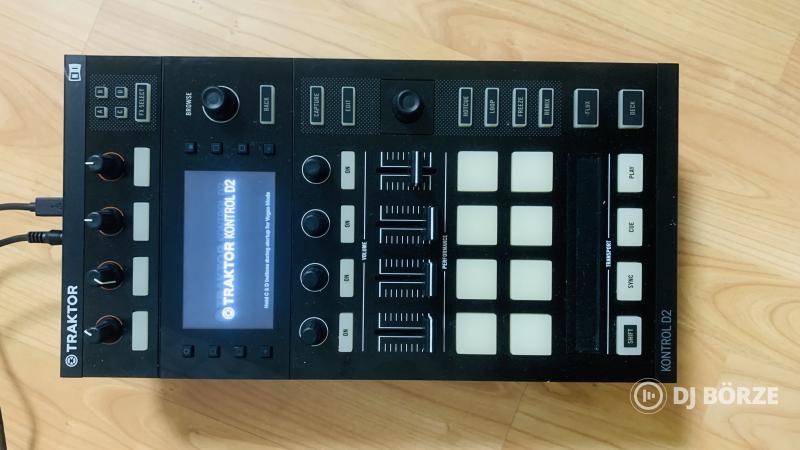 Traktor Kontrol D2 új állapotban minden tartozékával együtt eladó