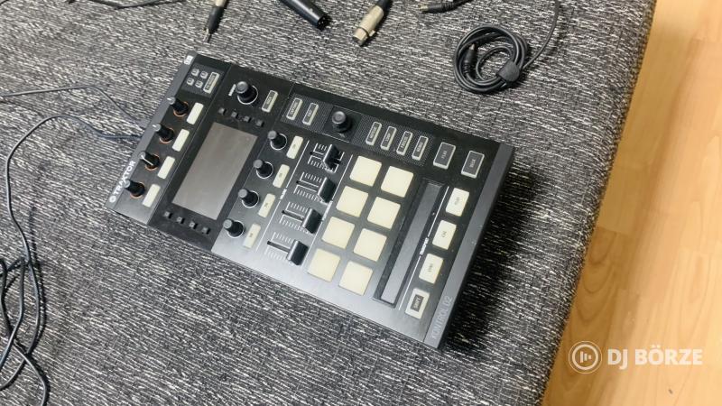 Traktor Kontrol D2 új állapotban minden tartozékával együtt eladó