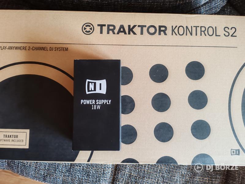 Native Instruments Traktor Kontrol S2 Mk3