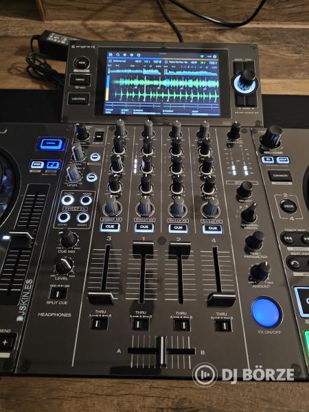 DENON DJ - SC Live 4 controller