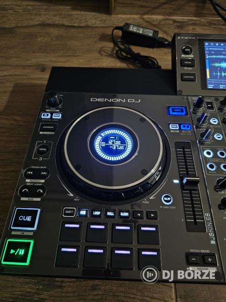 DENON DJ - SC Live 4 controller