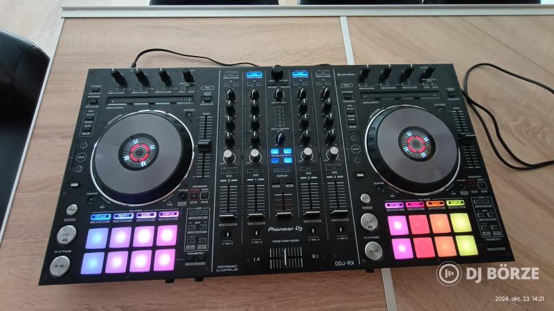 Pioneer DDJ-RX i7 laptoppal