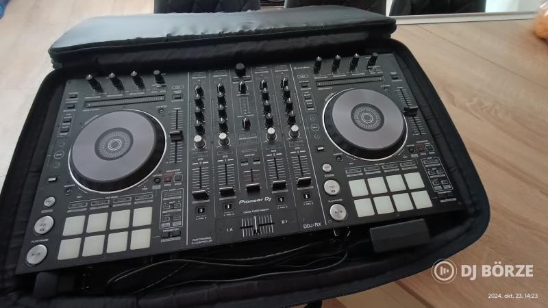 Pioneer DDJ-RX i7 laptoppal