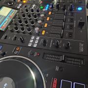 Pioneer XDJ-XZ + Magma Rack + Decksaver