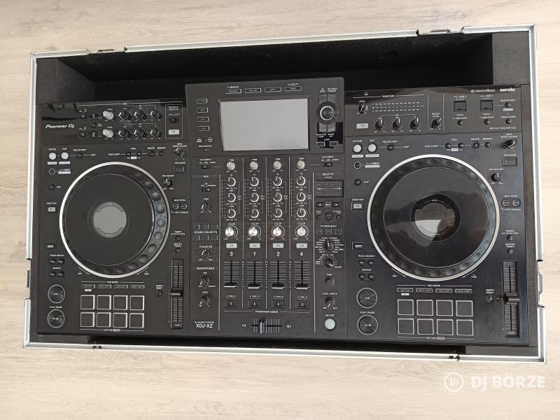 Pioneer XDJ-XZ + Magma Rack + Decksaver