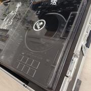 Pioneer XDJ-XZ + Magma Rack + Decksaver