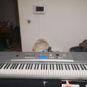 Yamaha DGX 220