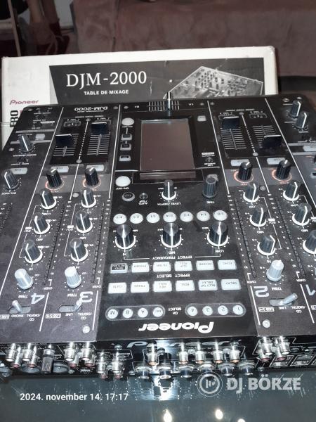 Pioneer DJM 2000