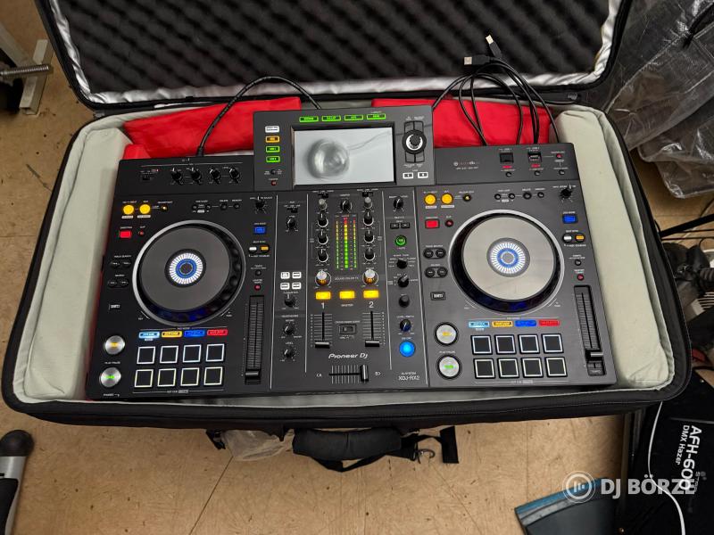 PIONEER XDJ RX2 + UDG táska