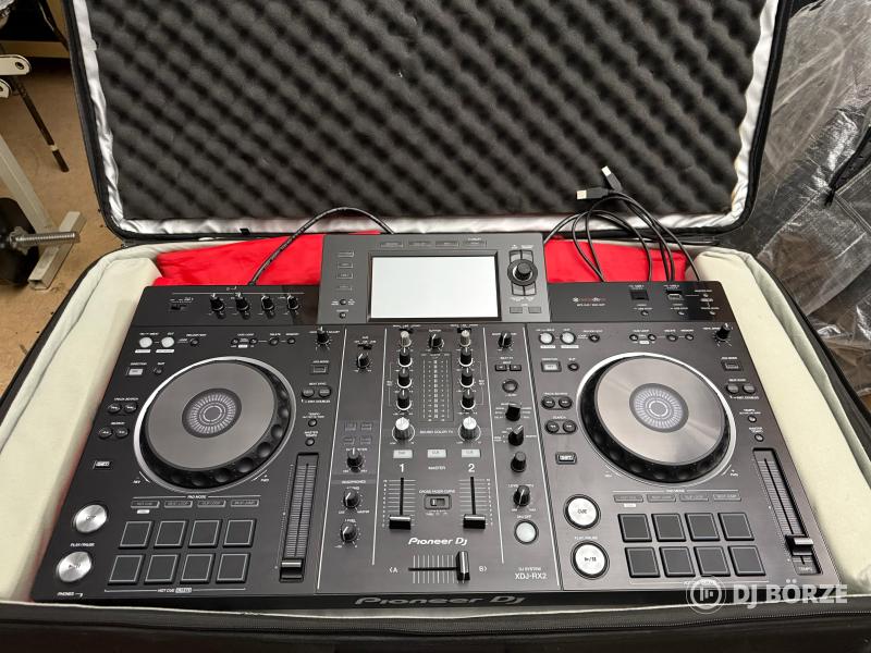 PIONEER XDJ RX2 + UDG táska