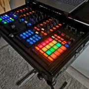 Native Instruments Traktor Pro moduláris szett (+ Zomo rack + állvány + decksaverek + tokok)