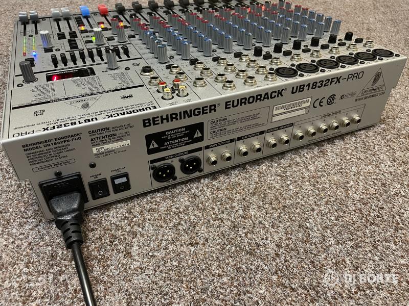 Keverő Behringer ub1832 fx-pro