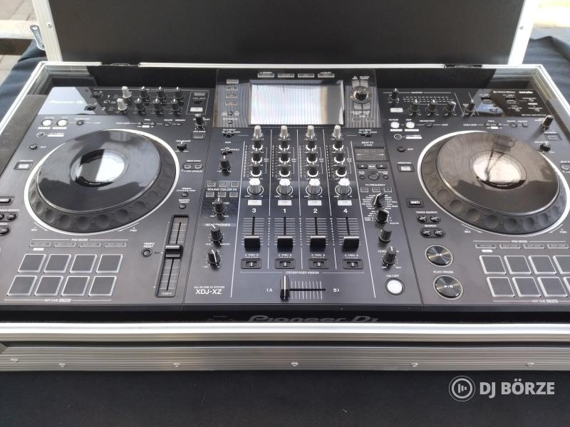 Pioneer XDJ-XZ D.J. pult