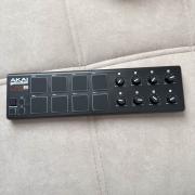 AKAI LPD8 MKII Midi Controller (Keypad, vezérlő)