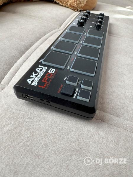 AKAI LPD8 MKII Midi Controller (Keypad, vezérlő)