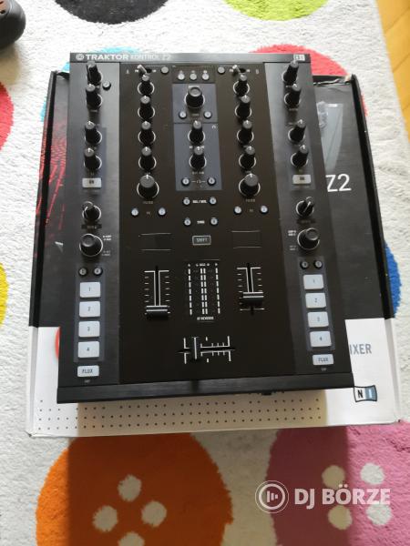 Traktor Kontrol Z2 keverő és kontroller