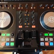 Native Instruments Traktor kontroll s2 mk2 midi kontroller