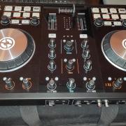 Native Instruments Traktor kontroll s2 mk2 midi kontroller