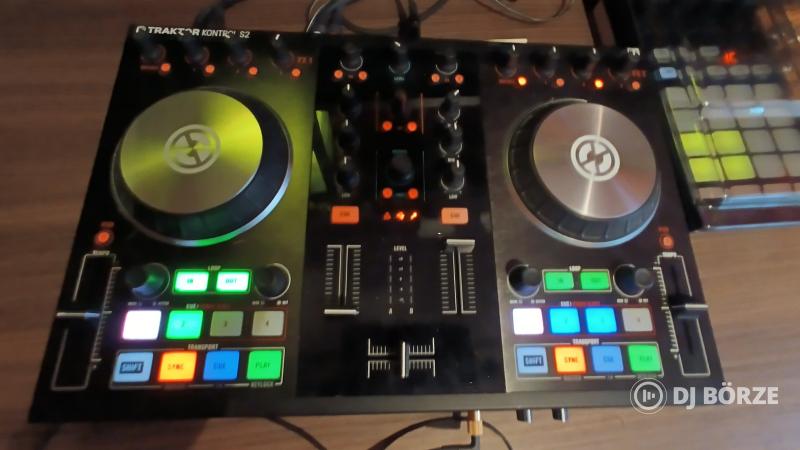 Native Instruments Traktor Kontrol s2 mk2