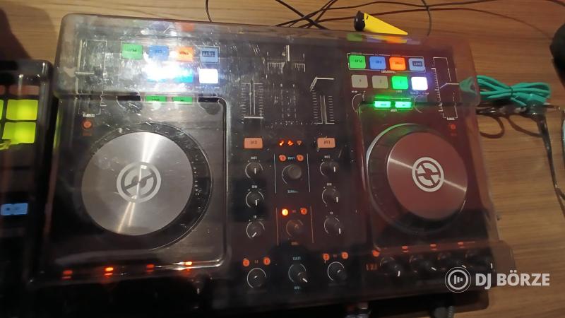 Native Instruments Traktor Kontrol s2 mk2