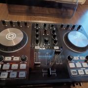 Native Instruments Traktor Kontrol s2 mk2