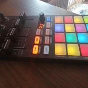 Native Instruments Traktor Kontrol F1