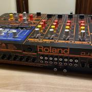 Roland DJ-2000