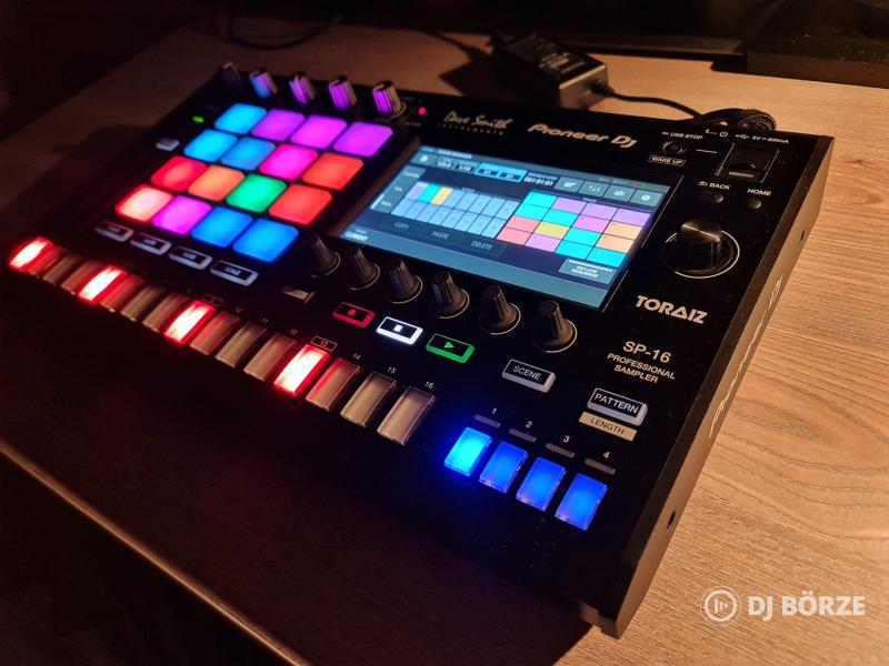 Pioneer TORAIZ SP-16 (standalone sampler és step-sequencer)