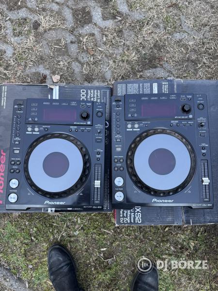 Pioneer CDJ 850 & DJM-700