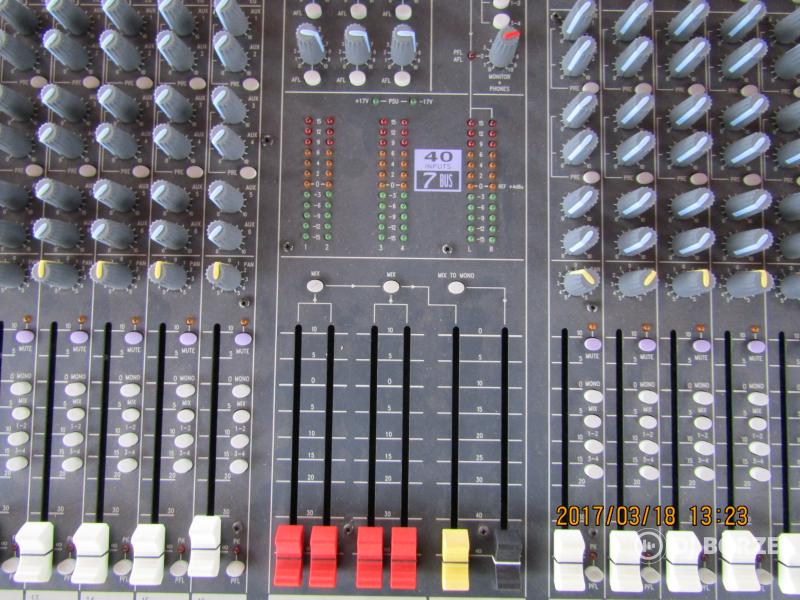 Soundcraft Spirit LX7 32Ch