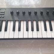 KOMPLETE Kontrol M32