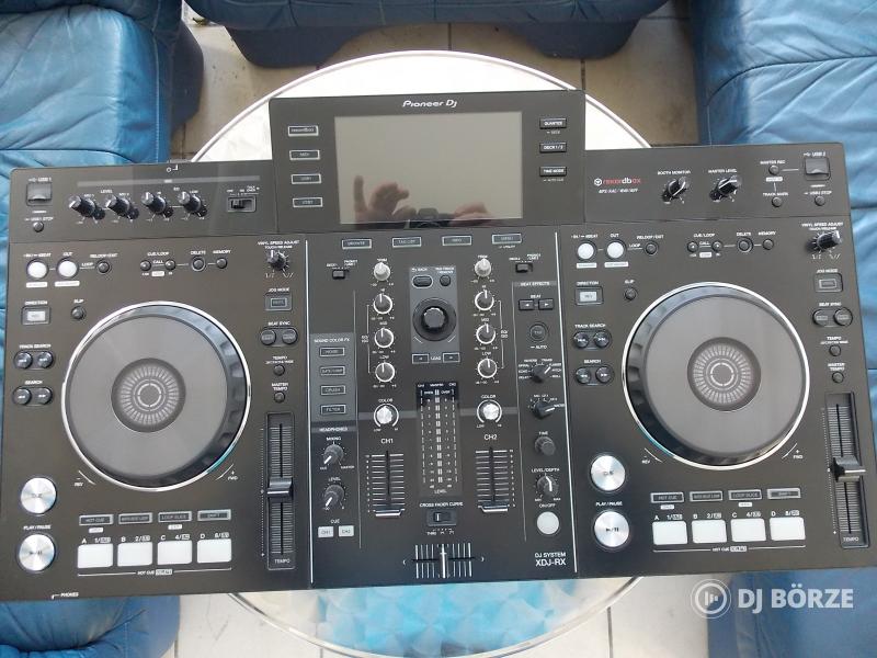 Pioneer XDJ-RX DJ Controller