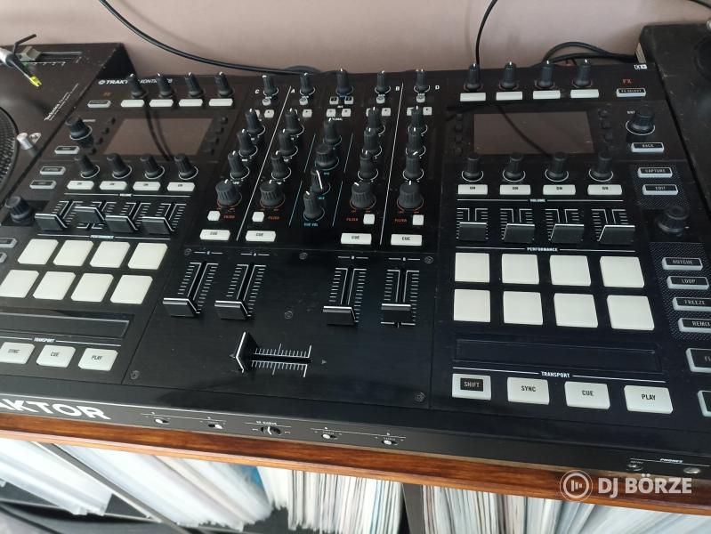 Native Instruments Traktor S8