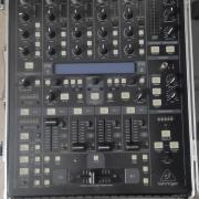 Behringer DDM4000 dj keverő