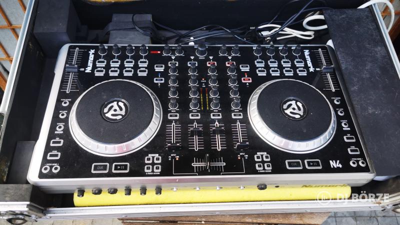 Eladó haszn. Numark N4 kontroller eredeti Rack-kel