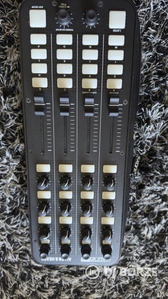Allen &Heath Xone 23C  és Xone K2